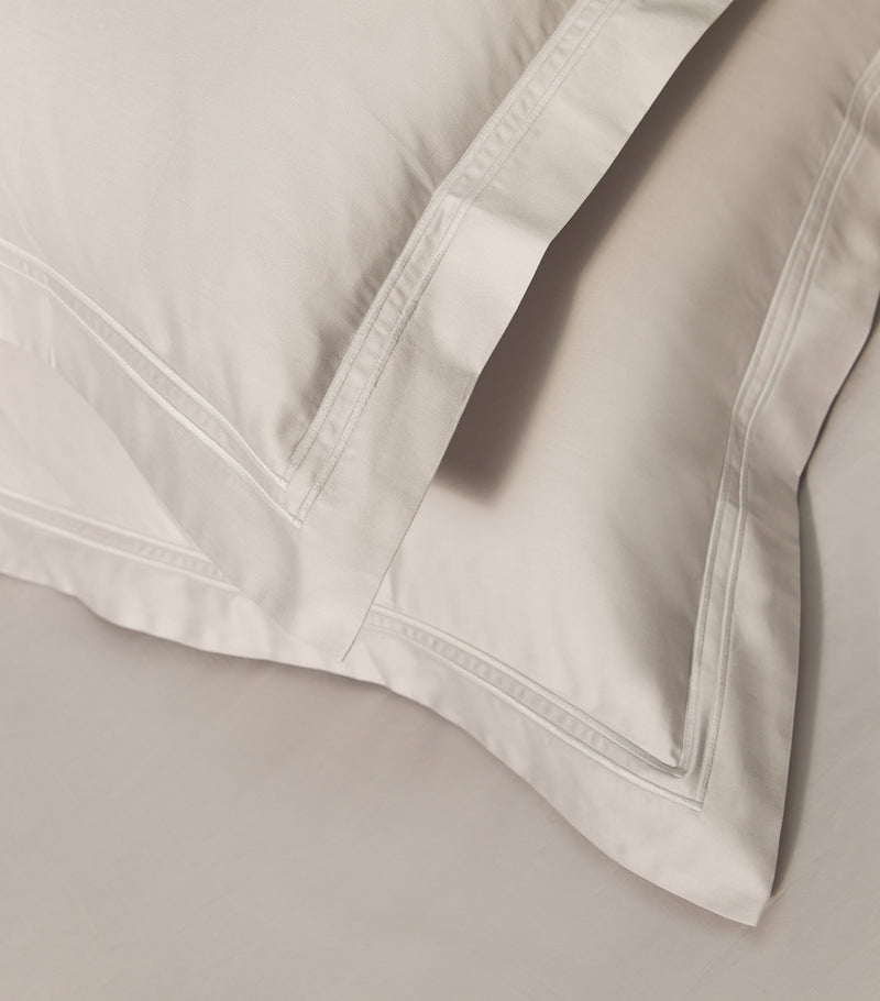 Harrods of London Brompton II Super King Duvet Cover Set 260cm x 220cm, UK version