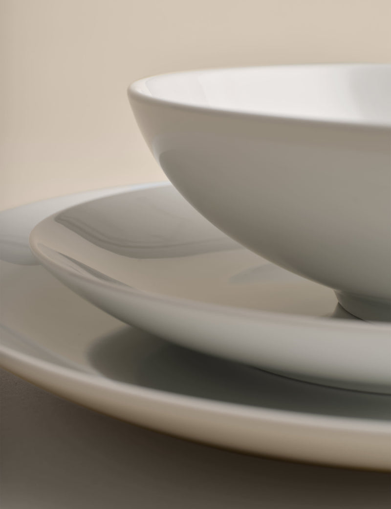Maxim Coupe 12-piece dinner set, imported from the UK