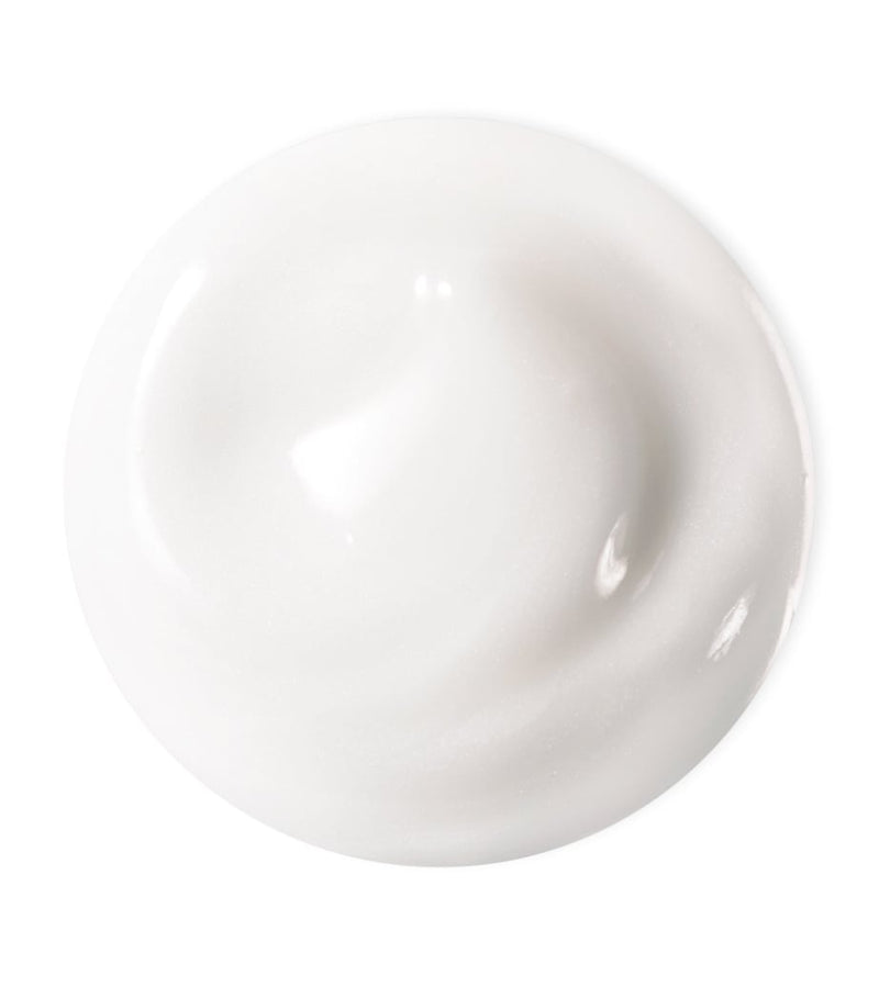 RéVive volumizing face mask with moisturising ingredients, imported from the UK