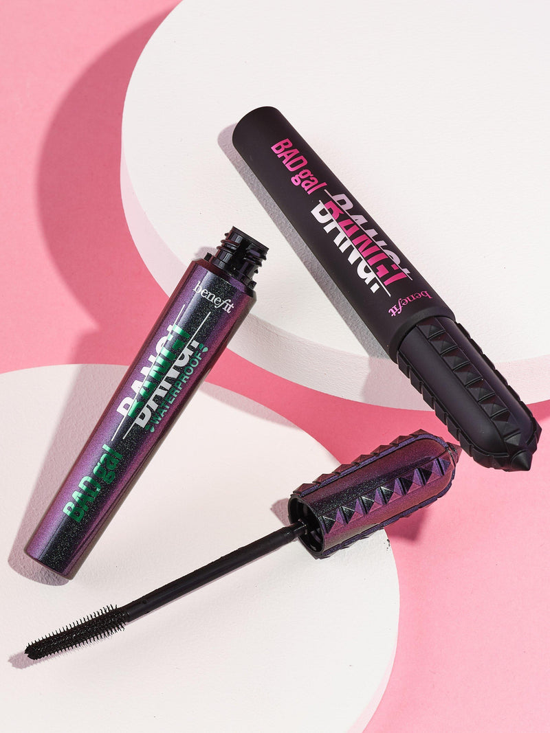 Benefit waterproof volumising mascara in black - British product