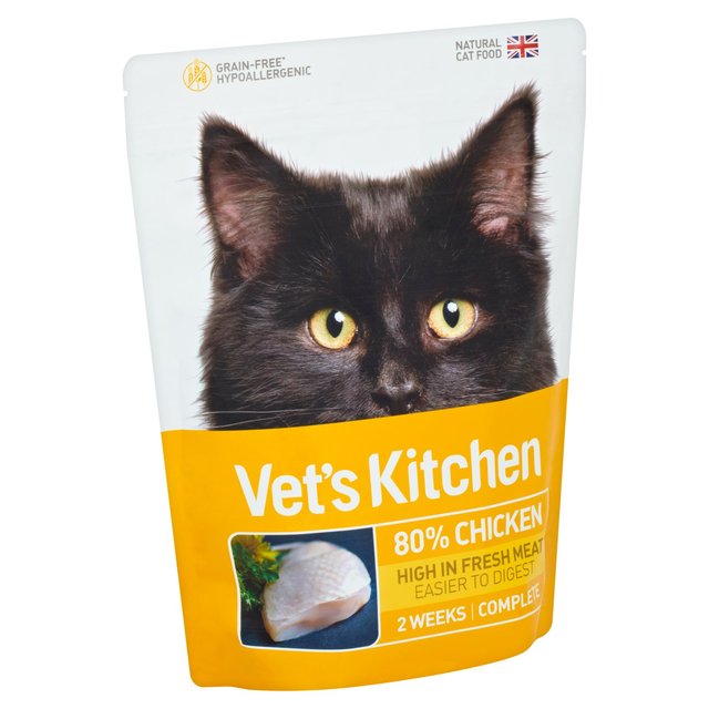 Vet's Kitchen Ultra Fresh Cat Food Chicken 770g GOODS M&S