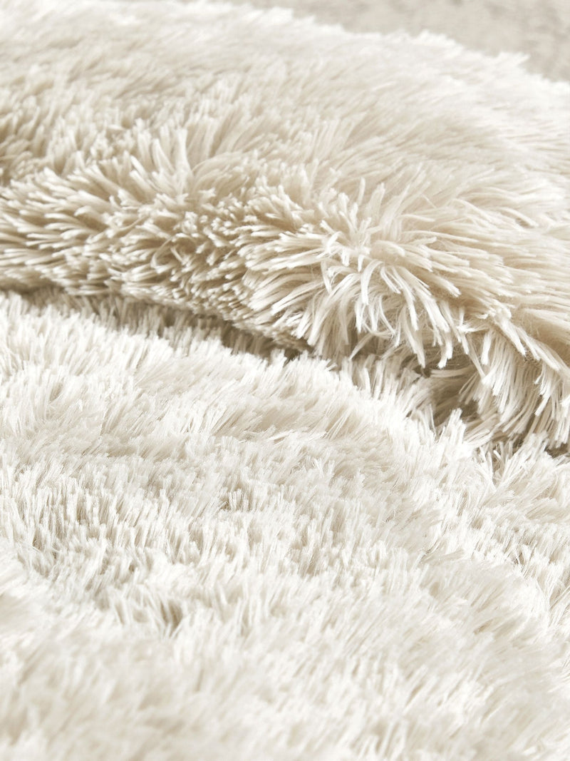 Catherine Lansfield bedding set with shaggy faux fabric - British product