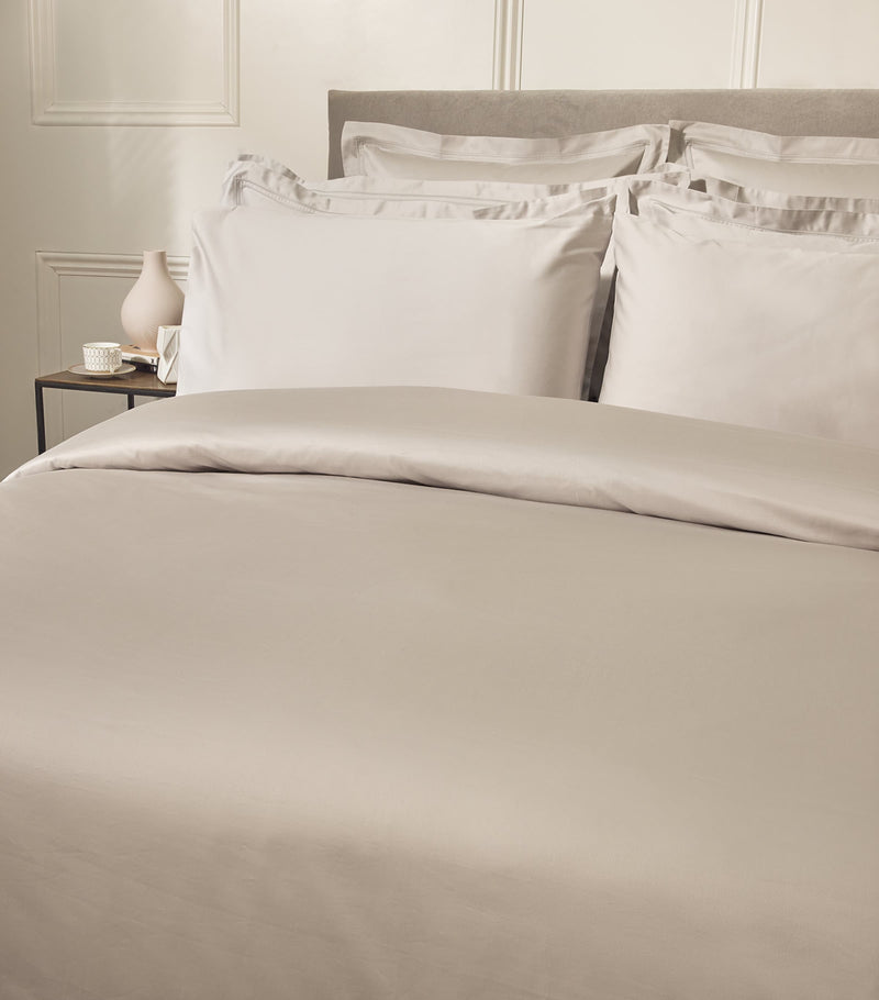 Harrods Brompton II Super King Fitted Sheet (180cm x 200cm), UK version
