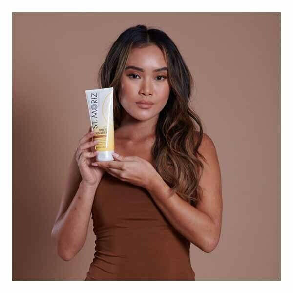 St. Moriz Professional Golden Glow Moisturiser 200ml GOODS Superdrug