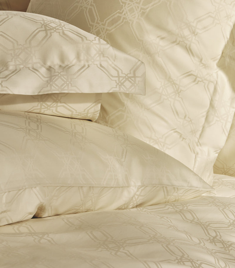 Harrods of London Halsey King duvet cover set 230cm x 220cm, UK version