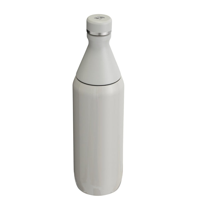 Stanley slim water bottle with shoulder opening for ice, 600ml (British brand)