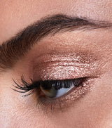 Creamy Eyeshadow with Light-Reflecting Pearls for Sparkling Eyes