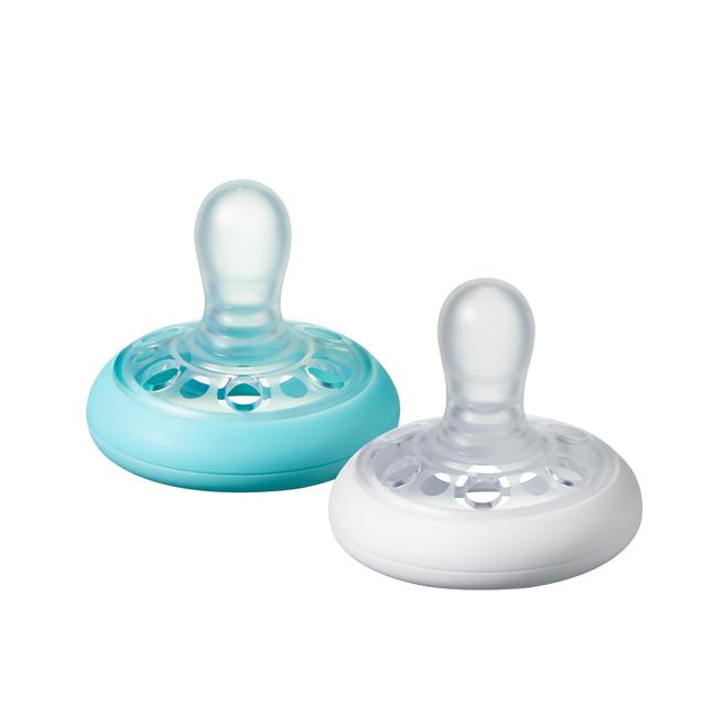 Tommee Tippee 0-6m Breastlike Soothers x2 2 per pack GOODS M&S