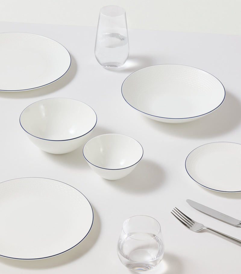 Wedgwood Gio bone china plate 17cm (British brand)