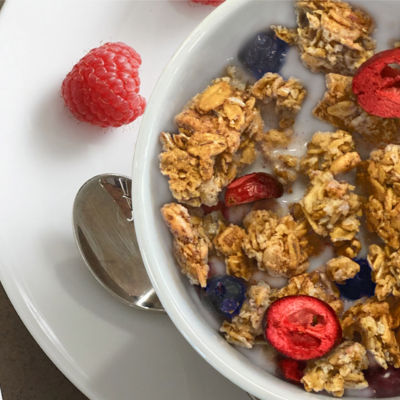 Kellogg's mixed berries granola 350g, UK version
