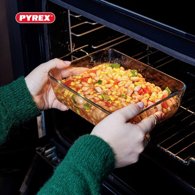 Pyrex Cook and Freeze Dish with Lid 1.5L, imported from the UK