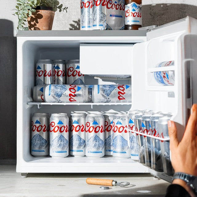 Coors lager in 4 x 440ml cans - British product