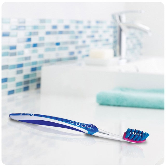 Oral-B 3D White Luxe manual toothbrush Medium, imported from the UK