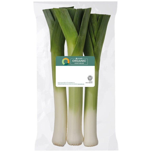 Ocado organic British leeks 400g, imported from the UK