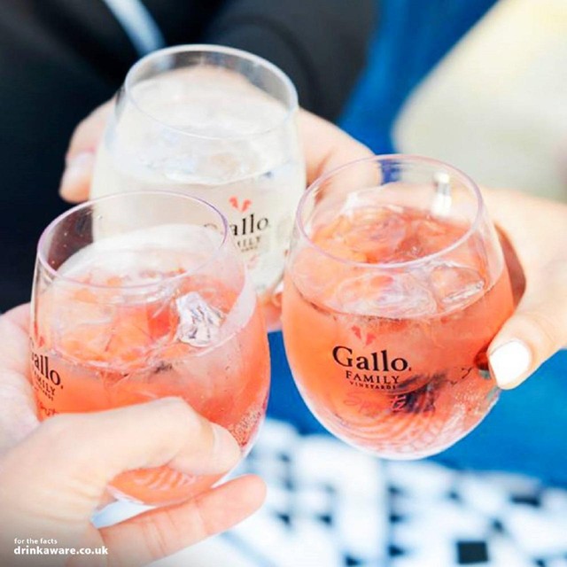 Gallo Family Vineyards White Zinfandel rose wine 75cl, UK version