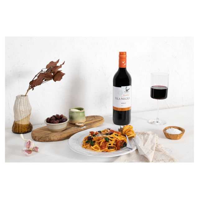 Isla Negra Merlot red wine 75cl, UK version