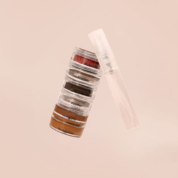W S Cosmetics The Essentials Makeup Compact 003 Dark (British brand)