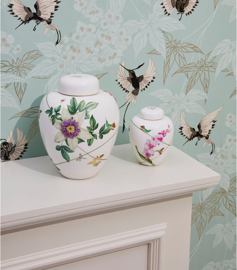 Wedgwood Hummingbird Lidded Vase (15cm)