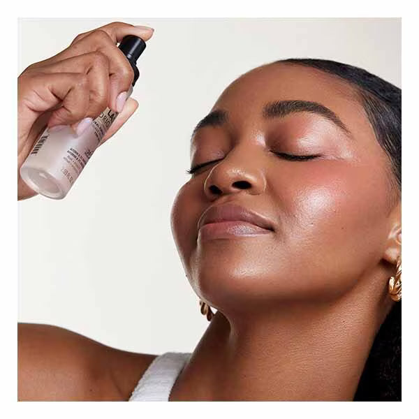 Milani Make It Last Setting Spray Natural 60ml, imported from the UK