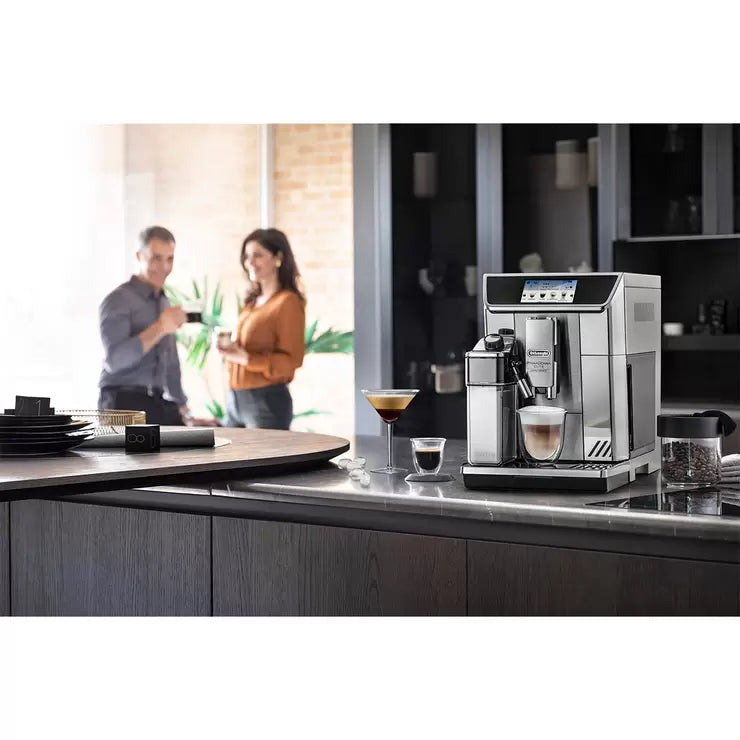 De'Longhi coffee machine ECAM650.85.MS - British product