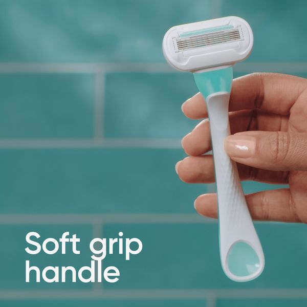 Venus Extra Smooth Sensitive Disposable Razors - 3 Pack GOODS Superdrug