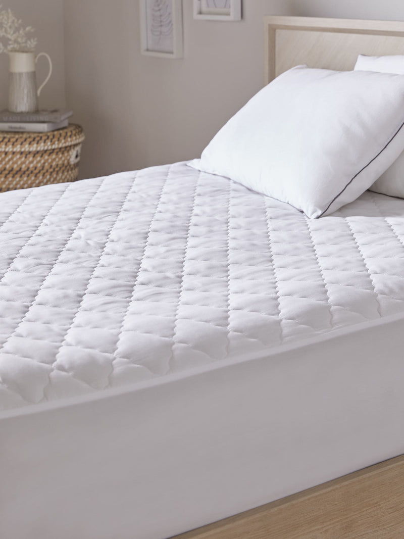 Sleep In Silk Regular Mattress Protector (British brand)