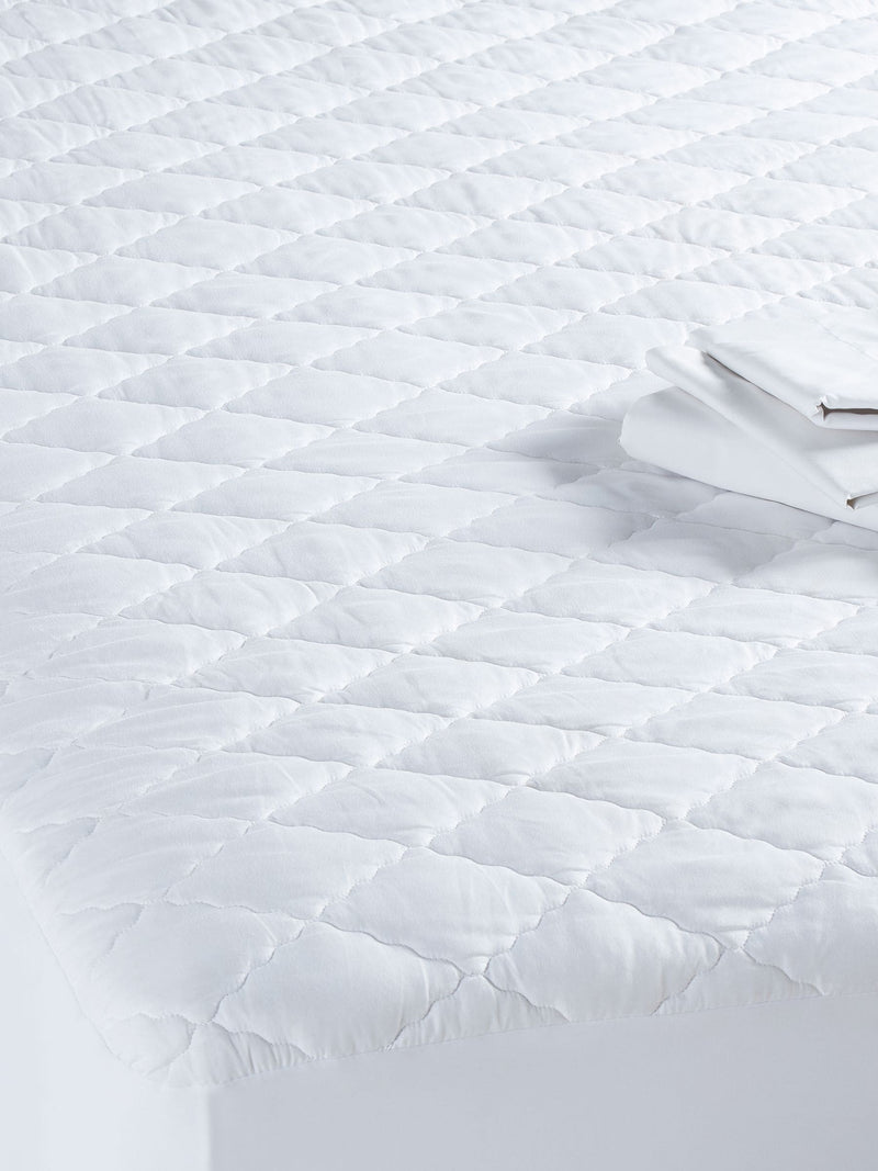 Sleep In Silk Regular Mattress Protector (British brand)