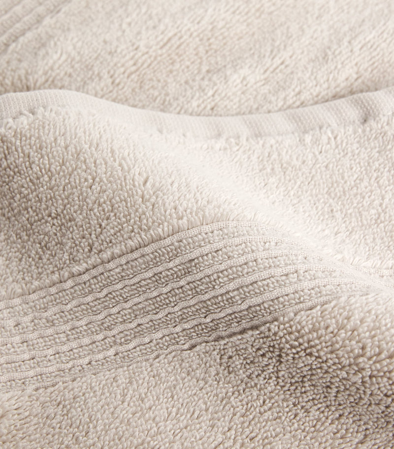 Harrods of London organic cotton hand towel 50cm x 100cm, UK version