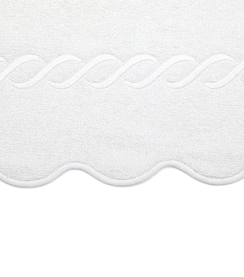 Pratesi cotton bath towel with scalloped edges 75cm x 150cm, imported from the UK