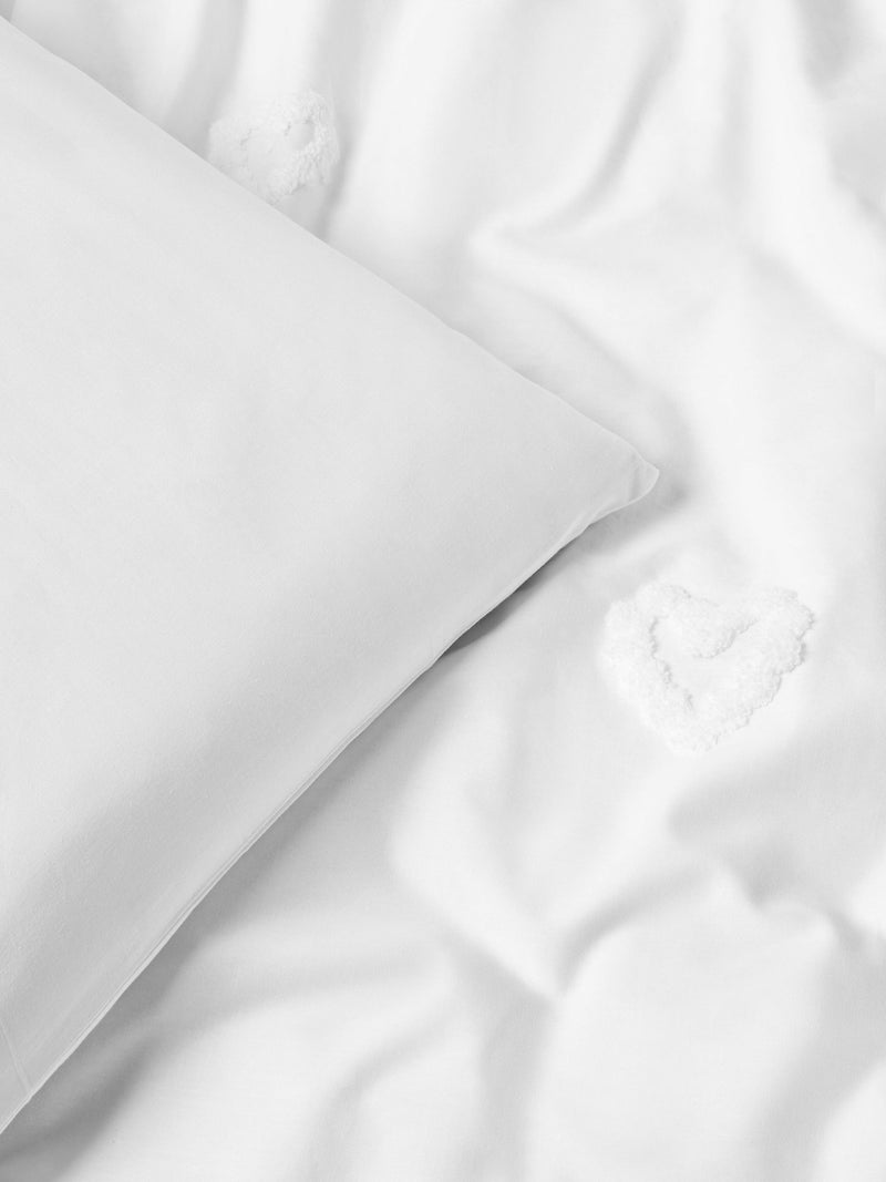 White tufted hearts duvet cover and pillowcase set (British brand)