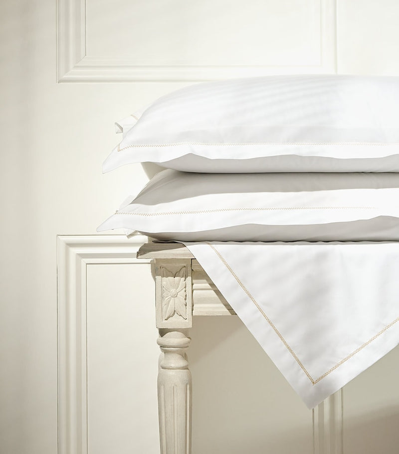 Celso De Lemos king duvet cover with delicate embroidery, 230cm x 220cm - British product