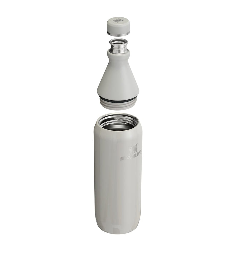 Stanley slim water bottle with shoulder opening for ice, 600ml (British brand)
