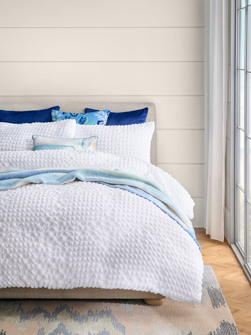 White mini seersucker supersoft duvet cover and pillowcase set (British brand)