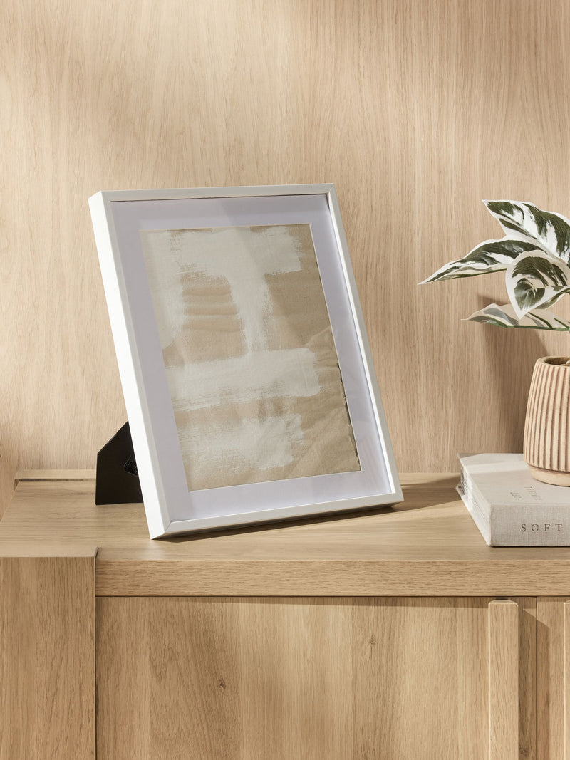 White Hadley poster frame (British brand)