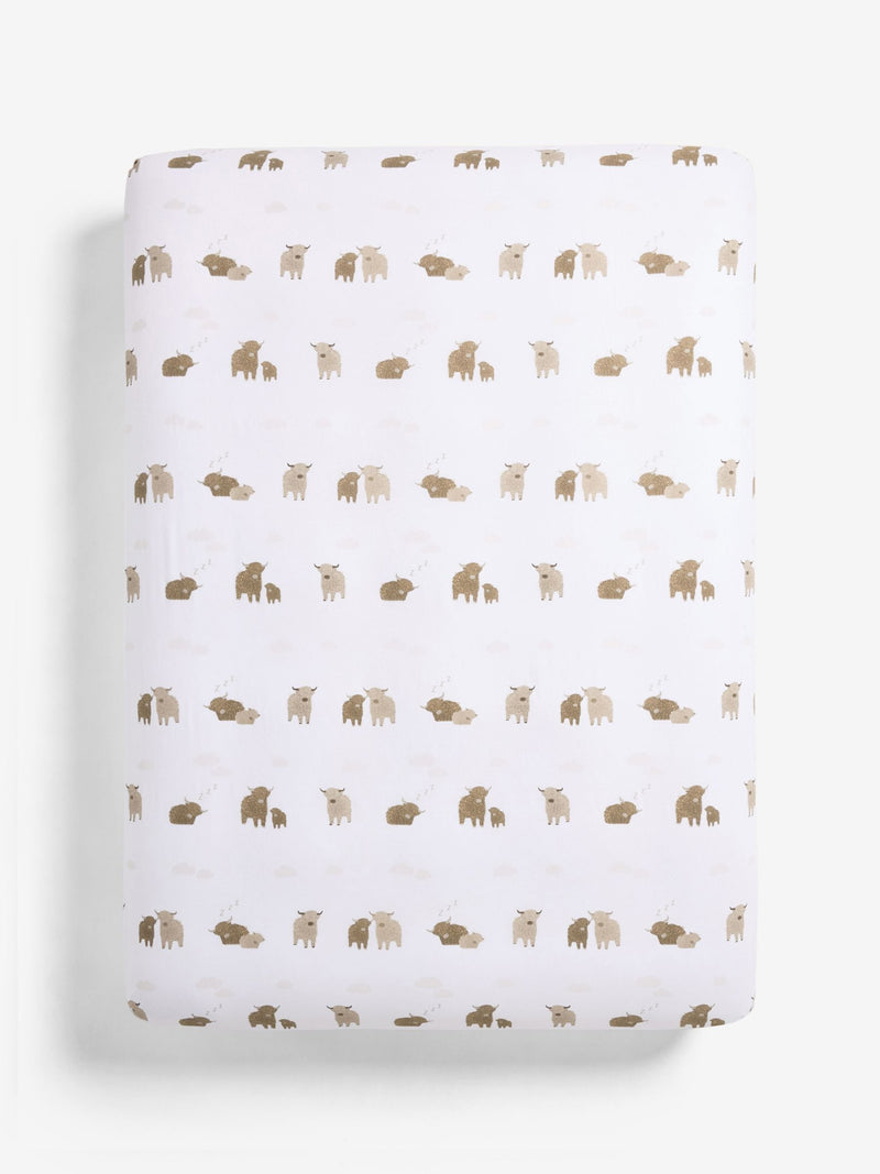 White Hamish the Highland cow fitted sheet and pillowcase set for single beds (British brand)