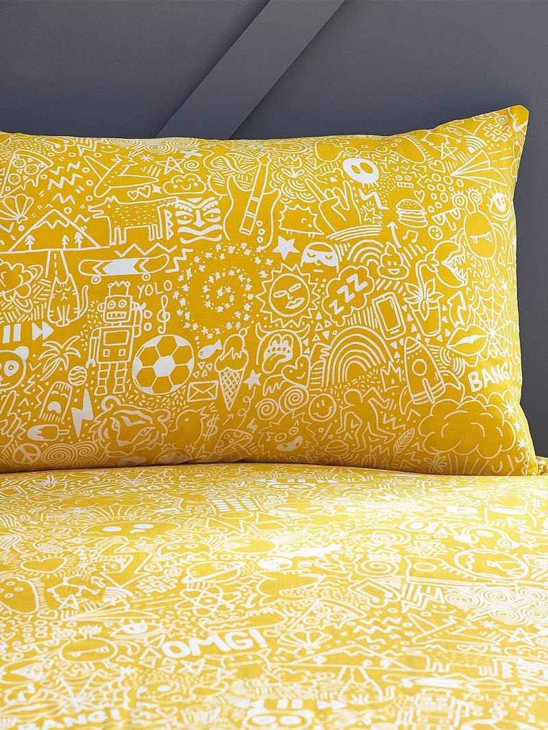 Furn White/Black Doodle reversible duvet cover set - British product