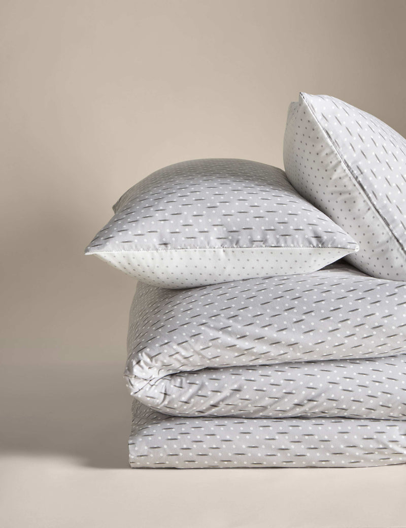 Cotton blend spotty reversible bedding set - British product