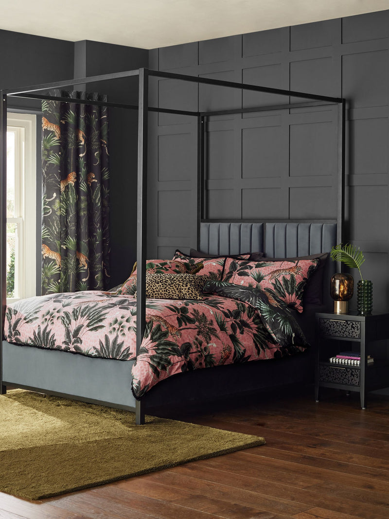 Black/Pink Fringed Tiger Duvet Cover and Pillowcase Set - British product