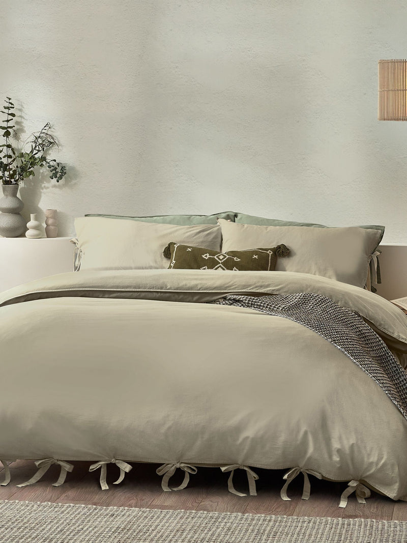 Yard Natural Mallow Bow Tie duvet cover and pillowcase set (British brand)