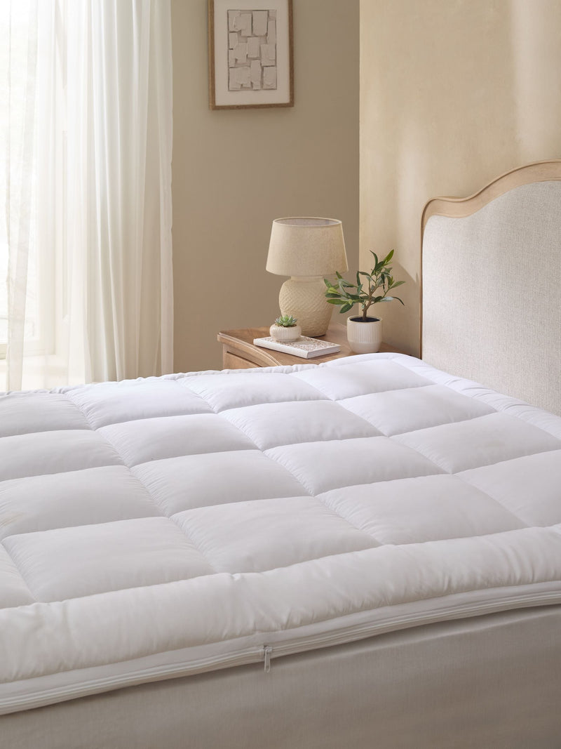 Sleep in Comfort white mattress topper (British brand)