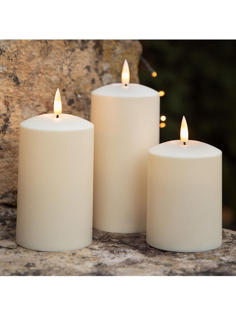 Lights4fun Natural TruGlow Solar Pillar LED Candle Trio, UK version