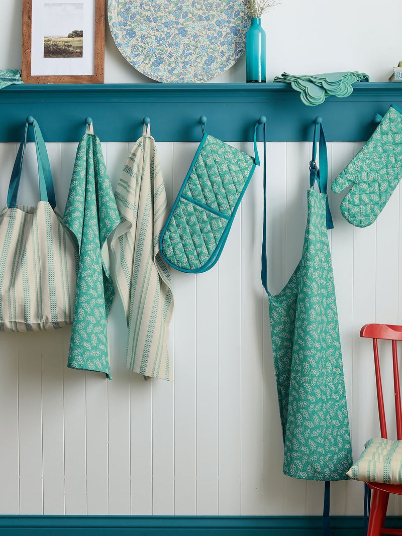 Land & Shore Green Livie apron, UK version