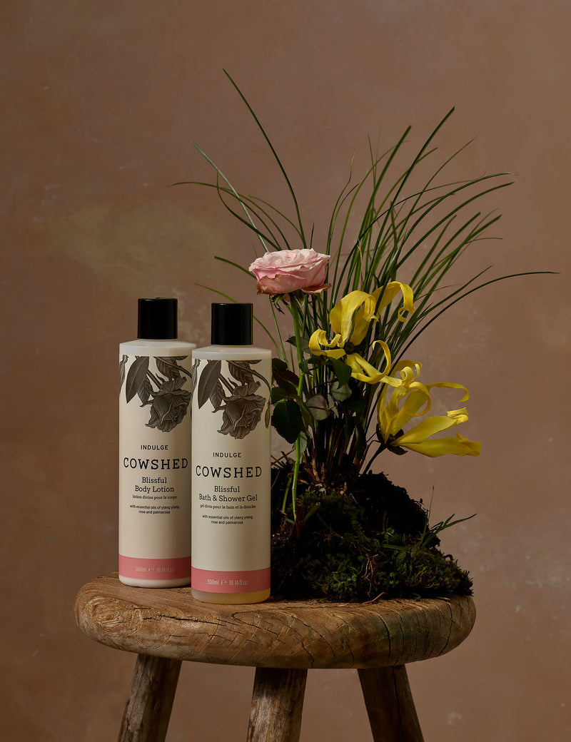 Cowshed floral bath and shower gel 300ml, UK version
