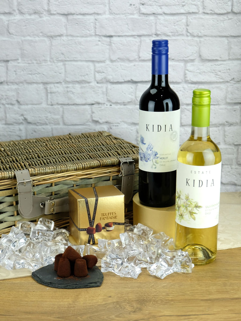Le Bon Vin wine hamper with truffles 2x750ml 100g, UK version
