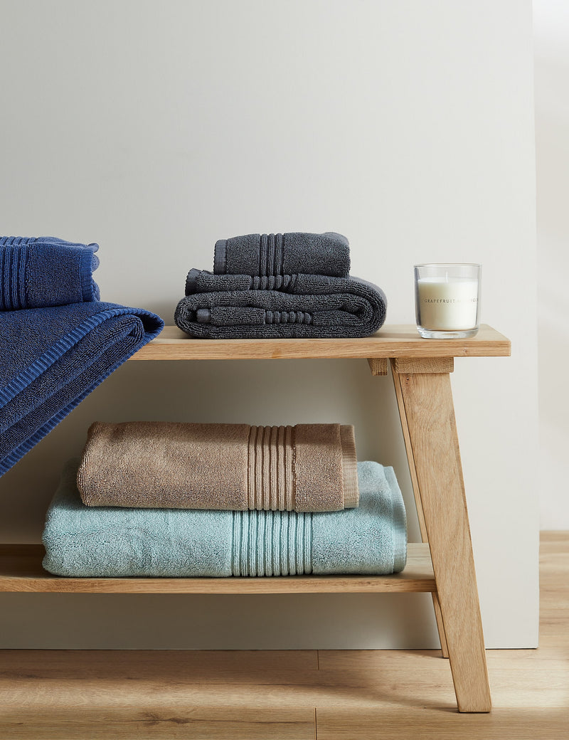 Plush Egyptian cotton towel with 800 GSM, imported from the UK
