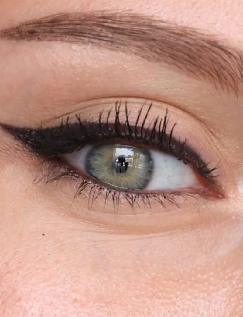 Satin Kohl eyeliner pencil 1.738g (British brand)