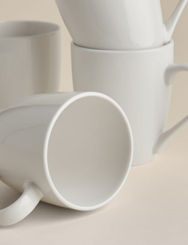 Set of 4 porcelain mugs (British brand)