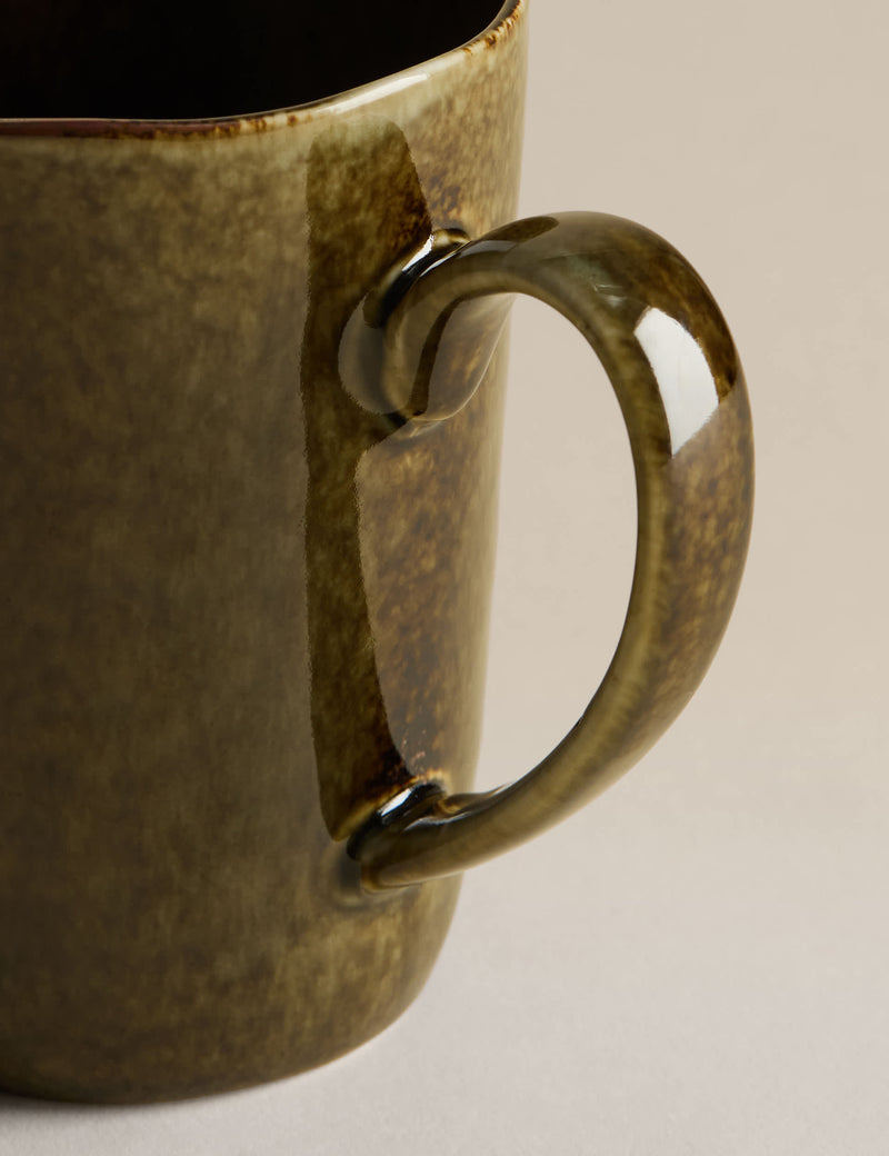 Straight side reactive glaze stoneware mug (British brand)