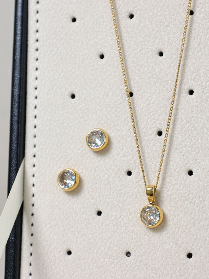 Jon Richard gold tone waterproof crystal besel pendant, UK version