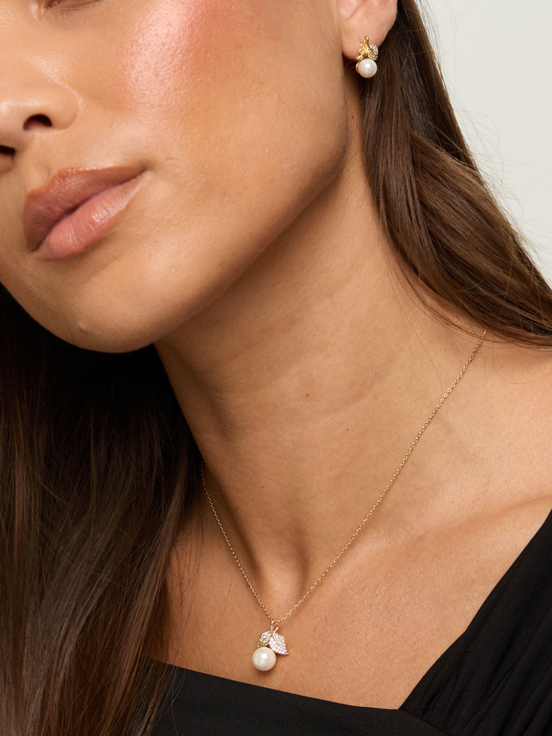 Jon Richard cubic zirconia pearl and leaf necklace set 18 inch chain, UK version
